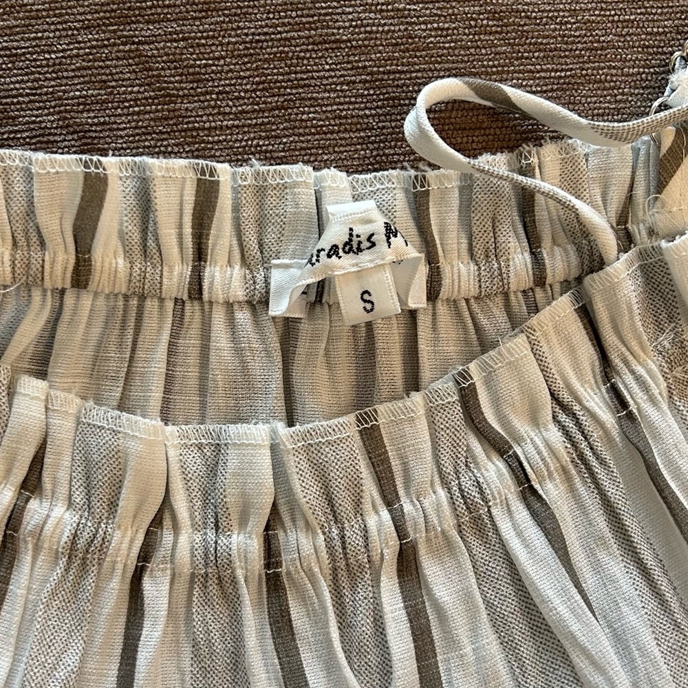 🤍2xHP🤍 Off Shoulder Striped Top with Bell Sleeves - Small - Picture 8 of 11